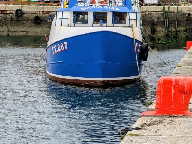 Fishing vessel Scotia Star, Taking Gear onboard, at Methil